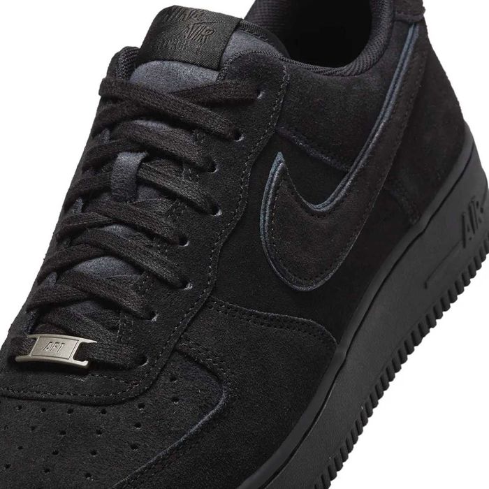 Продам кроссовки Nike AIR FORCE 1. Черные.