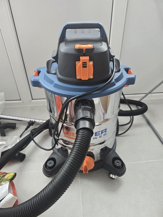 Aspirator Umed/Uscat Dexter, 30 litri, 1500w ideal pentru apa/sobe/cen