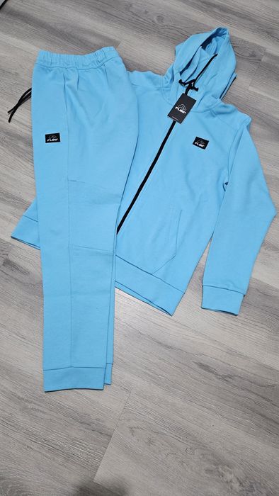 Дамски екип Flair М 100% оригинални