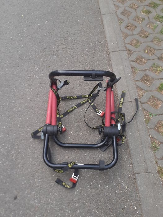 Vând suport biciclete fixare pe haion auto !