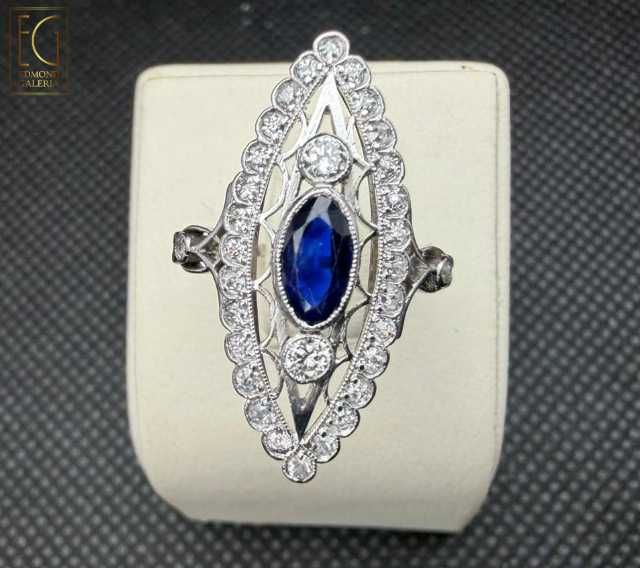 Inel din platină în stil Art Deco, decorat cu safir și diamante