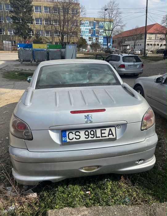 Vând maşină peugeot