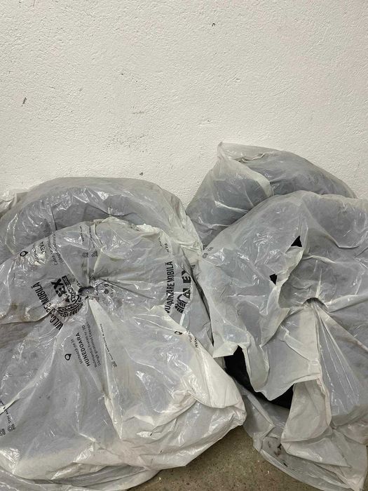 Vând jante otel Ford Focus 2 pe R15 + cauciucuri iarna Barum