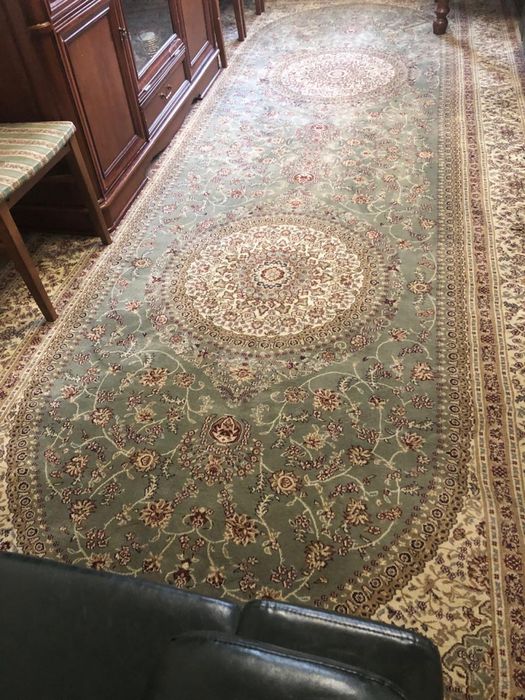 Ковер 2,5/5м ,  в отличном состоянии