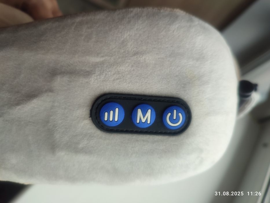 Массажная подушка для шеи