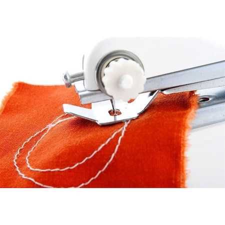 Masina de cusut portabila pe baterii,nouă