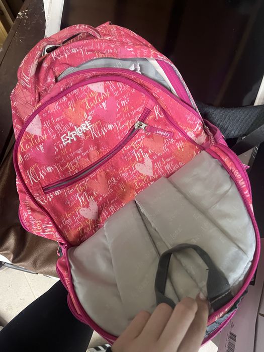 Раница подходяща за по-малки ученици