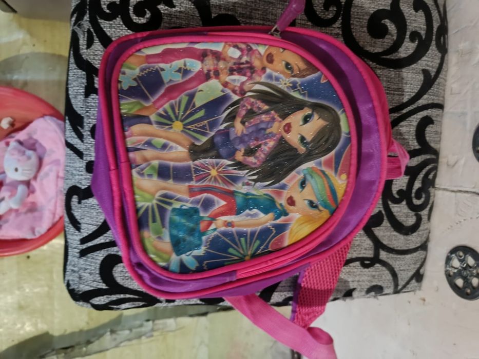 Продам рюкзаки и сумочки