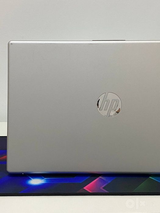 HP laptop i7-13 16/512
