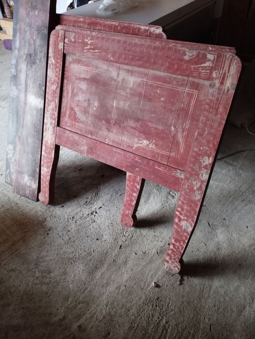 Vand pat vechi pentru muzeu!