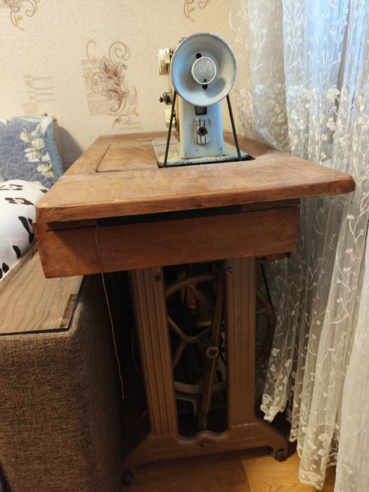 Швейная машинка „ Подольск 142 "