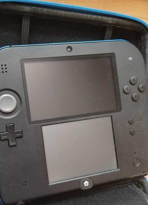 Nintendo 2ds +6 игри, SD карта пемет