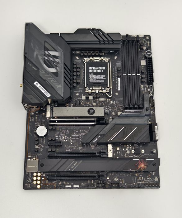 Placa Rog Strix Z790-F Gaming Wi-Fi