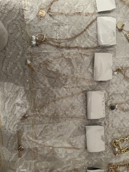 Продаются украшения