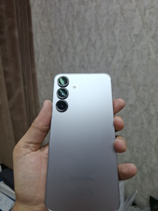 Galaxy S25 plus  256 GB  SnapDragon