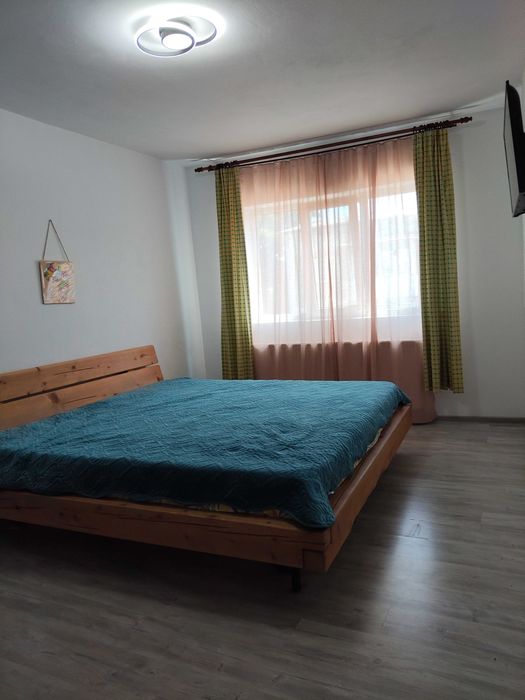 Vând apartament decomandat