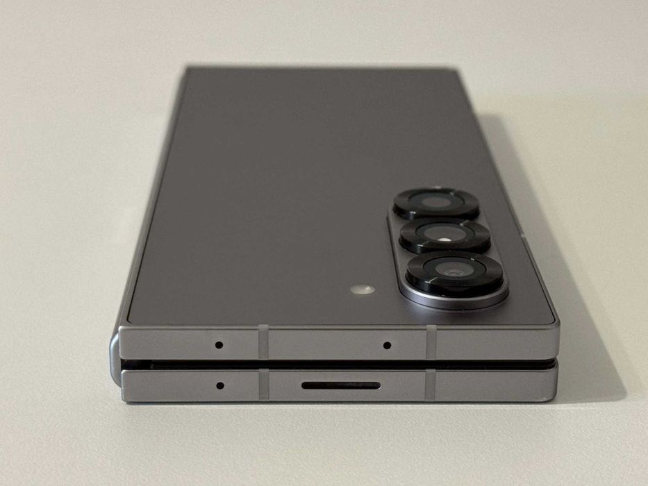 Бартер! Като НОВ! Galaxy Z Fold 6 512/12GB Silver Shadow (Сив)