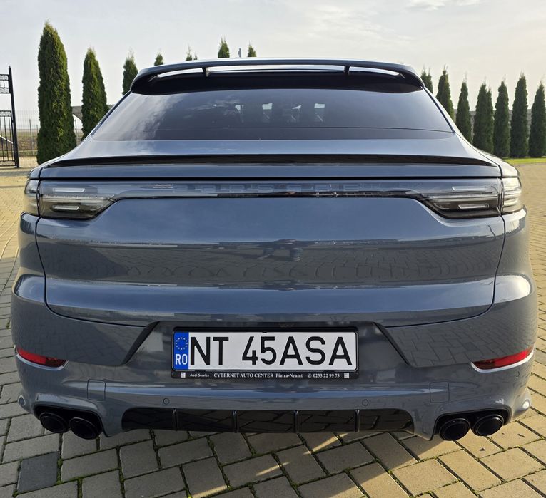 Porsche Cayenne Coupe Hybrid Platinum Edition