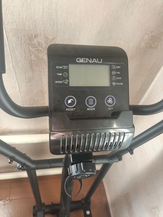 Продам эллипс Genau