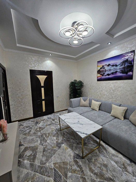 Чиланзар 2 квартал 2-3/2/4 квартира евро, укомплектована