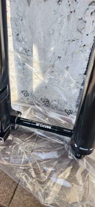 Нова Вилка RockShox Lyrik Base RC DebonAir 29" 160mm Boost 15x110mm