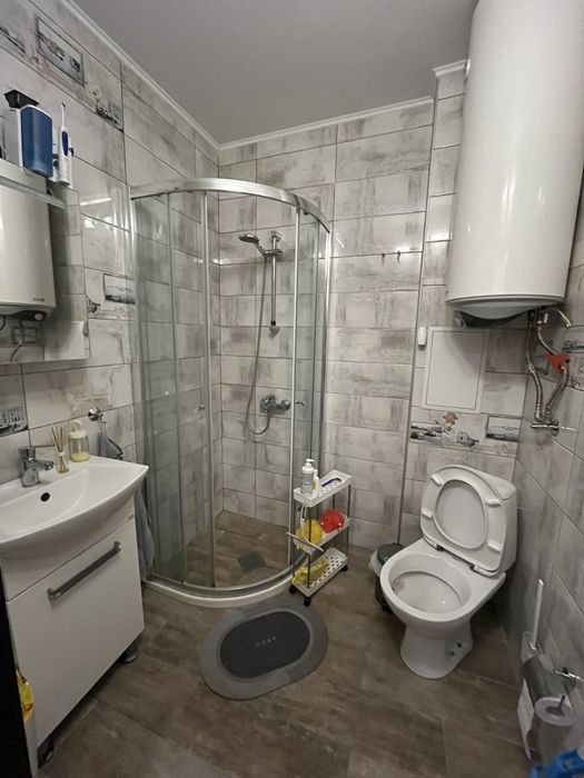 Дава се под наем Двустаен апартамент в Варна, Левски - 72 кв.м за 433.5 € - Снимка #2