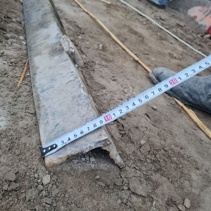 Угольник продам.