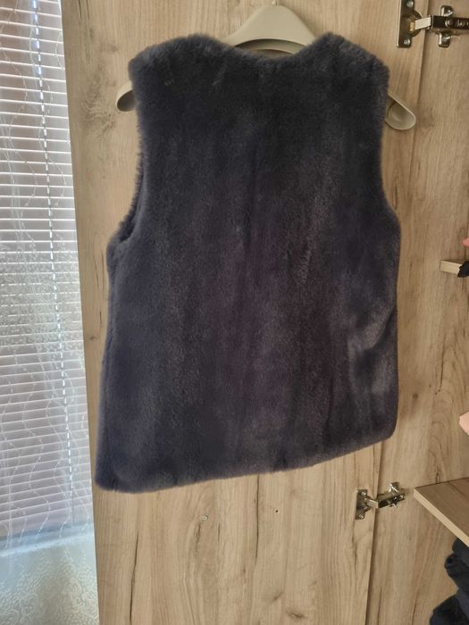 Уникално плюшено елече ZARA