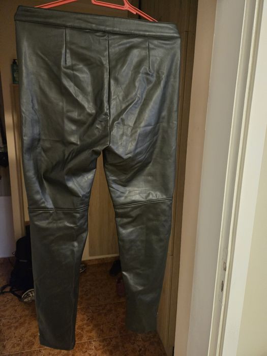 Кожен biker панталон bershka размер M