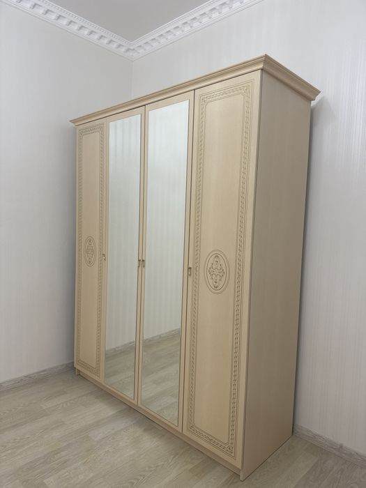 Продам спальный гарнитур