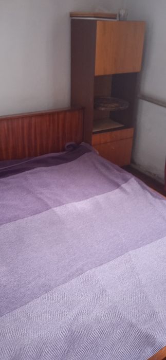 Продаю кровать и 2 тумбочки