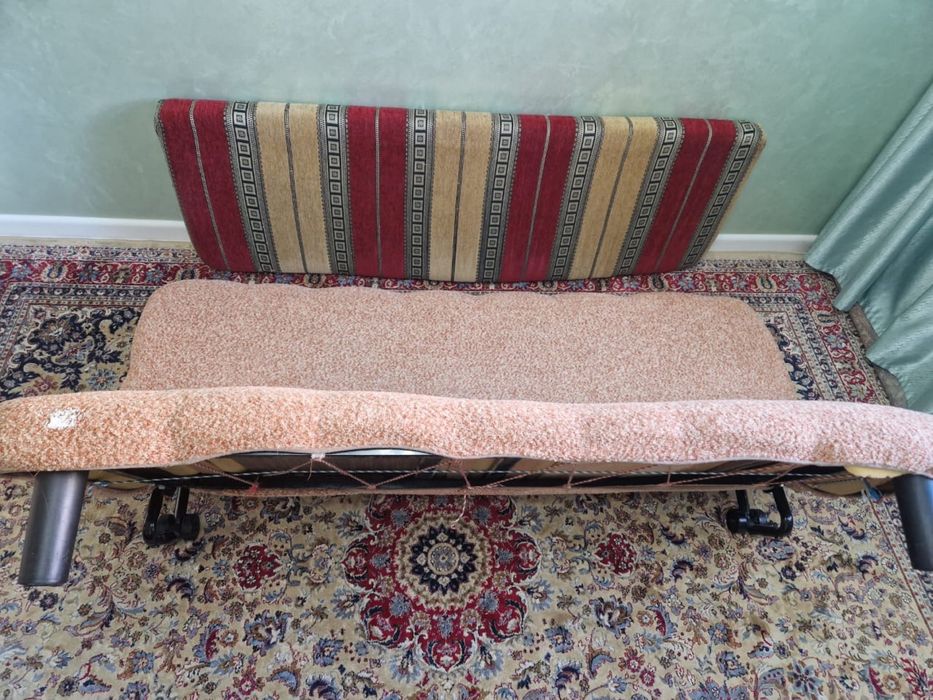 Тахта книжка для спальни