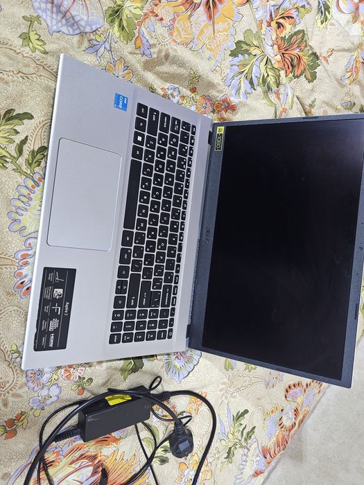 Продам ноутбук  Aser на запчасти