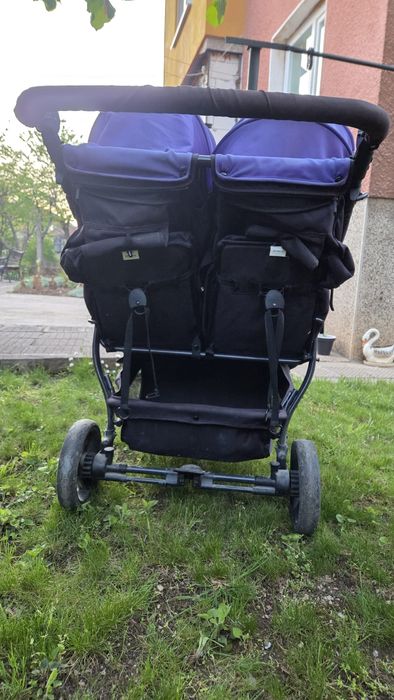 Бебешка количка за близнаци