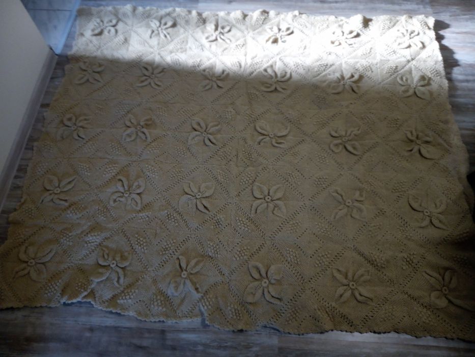 Плетени ръчно завивки за легло вълнени