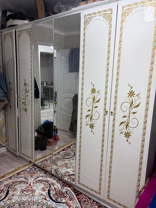 Шкаф сатылады 6 есікті таза