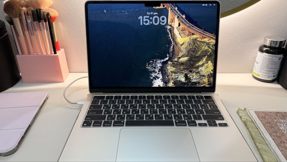 MacBook M2, 2022