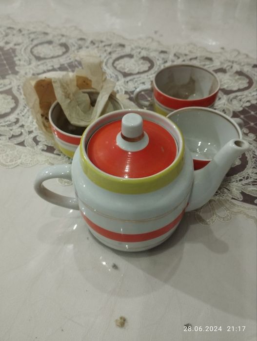 Новые(пайдаламбаган) Антиквариат чайники производства СССР,.