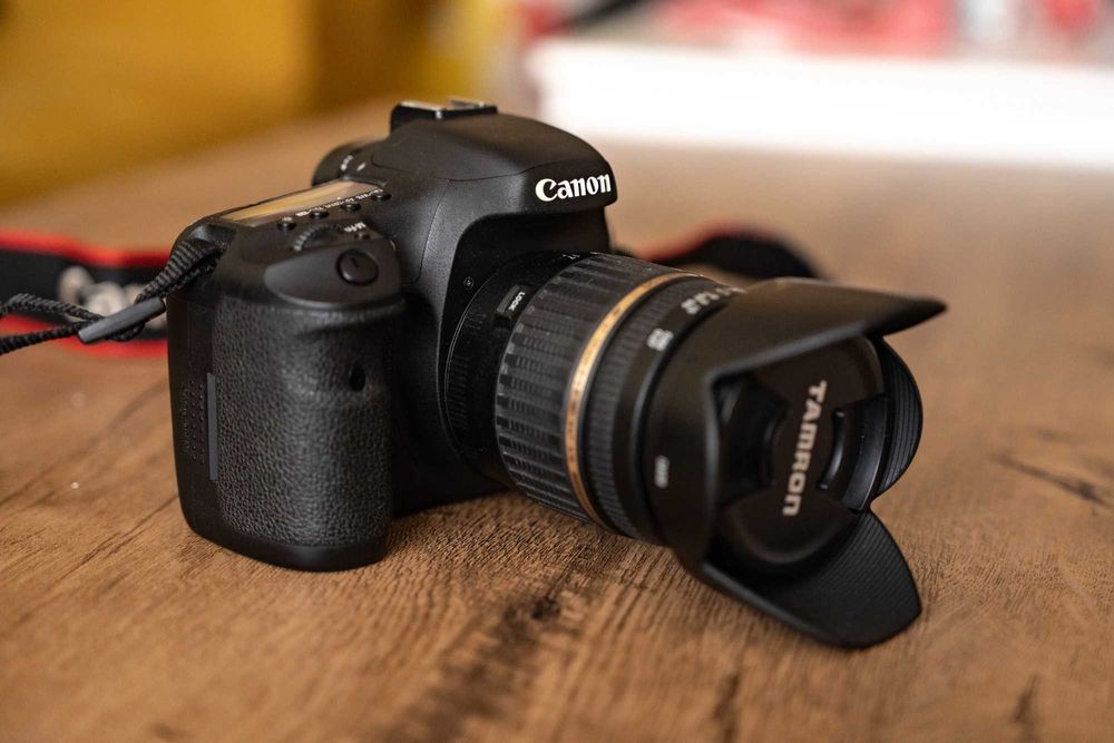 Canon EOS 7D, Тamron17-50 f2.8, TT685c, 3 батерии, 2 бр CF и чанта.