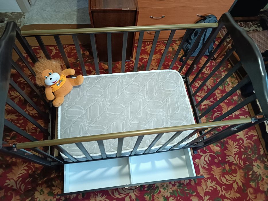 Детская кроватка