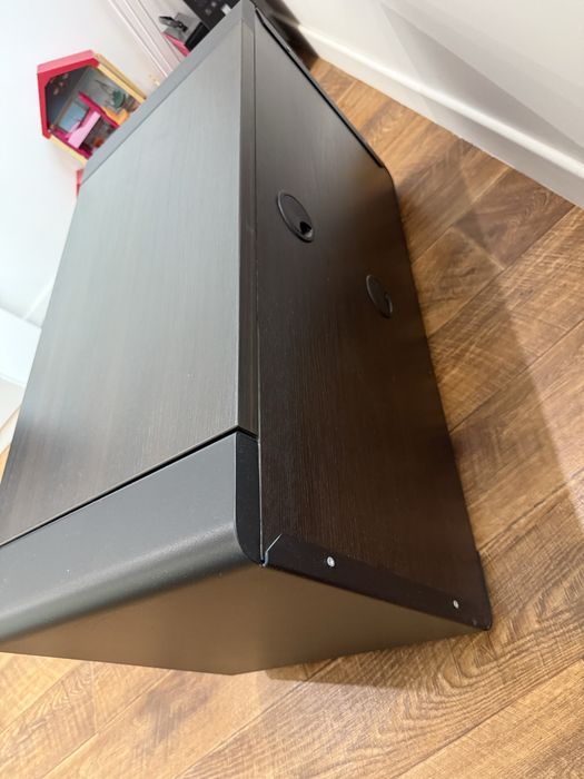 ТВ тумба в очень хорошем состоянии