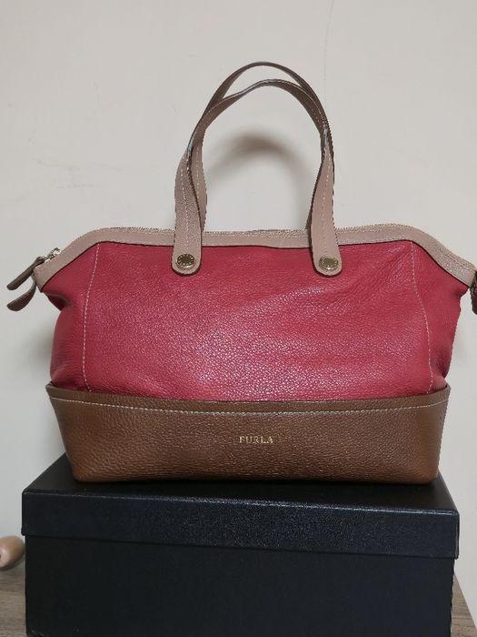 Furla оригинална дамска чанта от естествена кожа