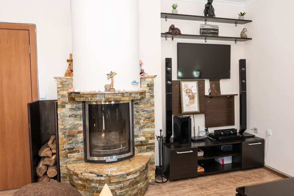 Самостоятелна къща под наем в Созопол с  частен плаж!!!