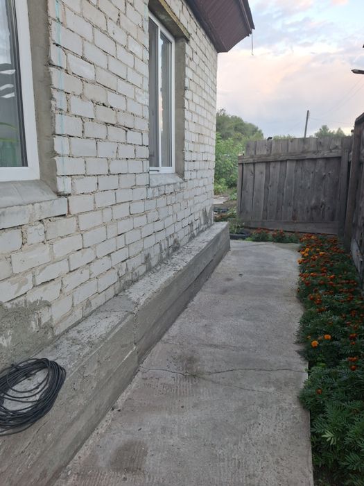 Продам кирпичный дом, 4 комнаты. Район Роща