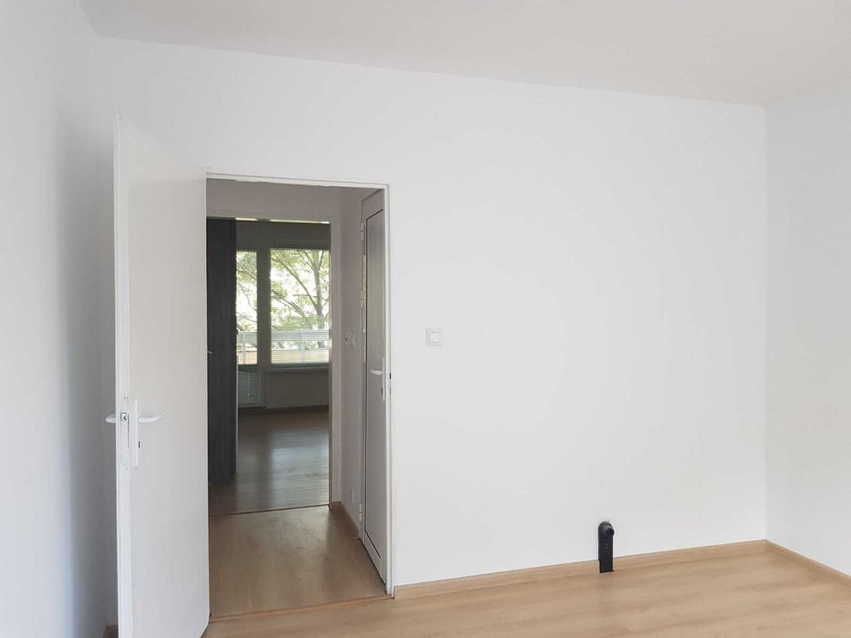 Дава се под наем Тристаен апартамент в Русе, Широк център - 78 кв.м за 87500 € - Снимка #12