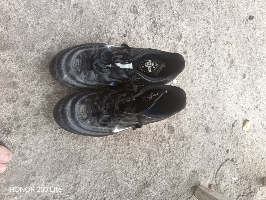Crampoane Nike originale din Indonezia