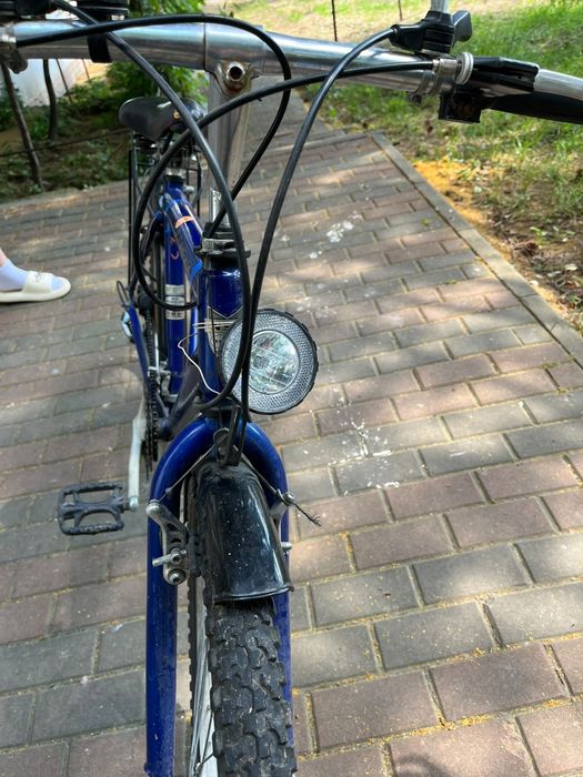 Bicicleta de condus pe drumuri drepte