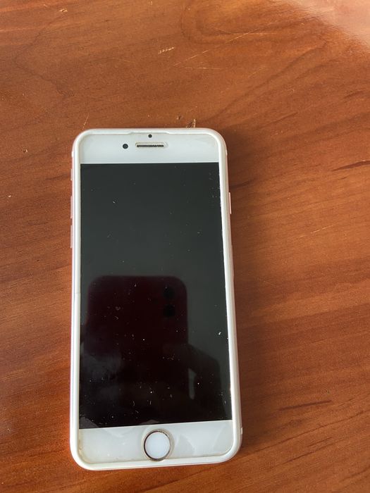 Телефон Iphone 7