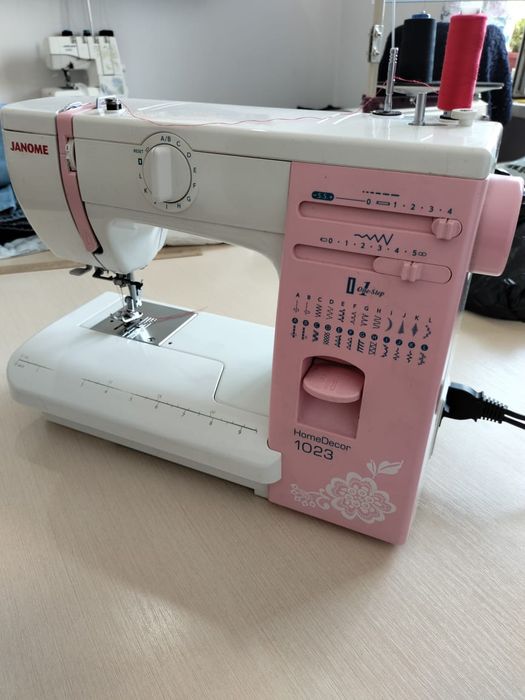 Швейная машинка  Janome Home Decor 1023
