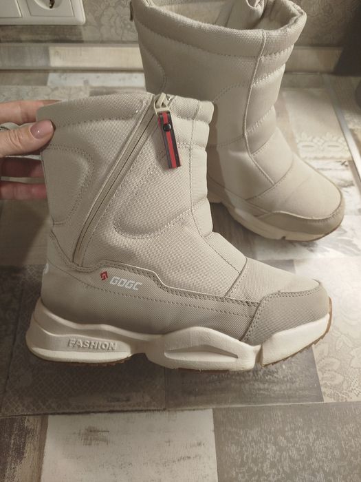 Продам детские дутики 36 размер